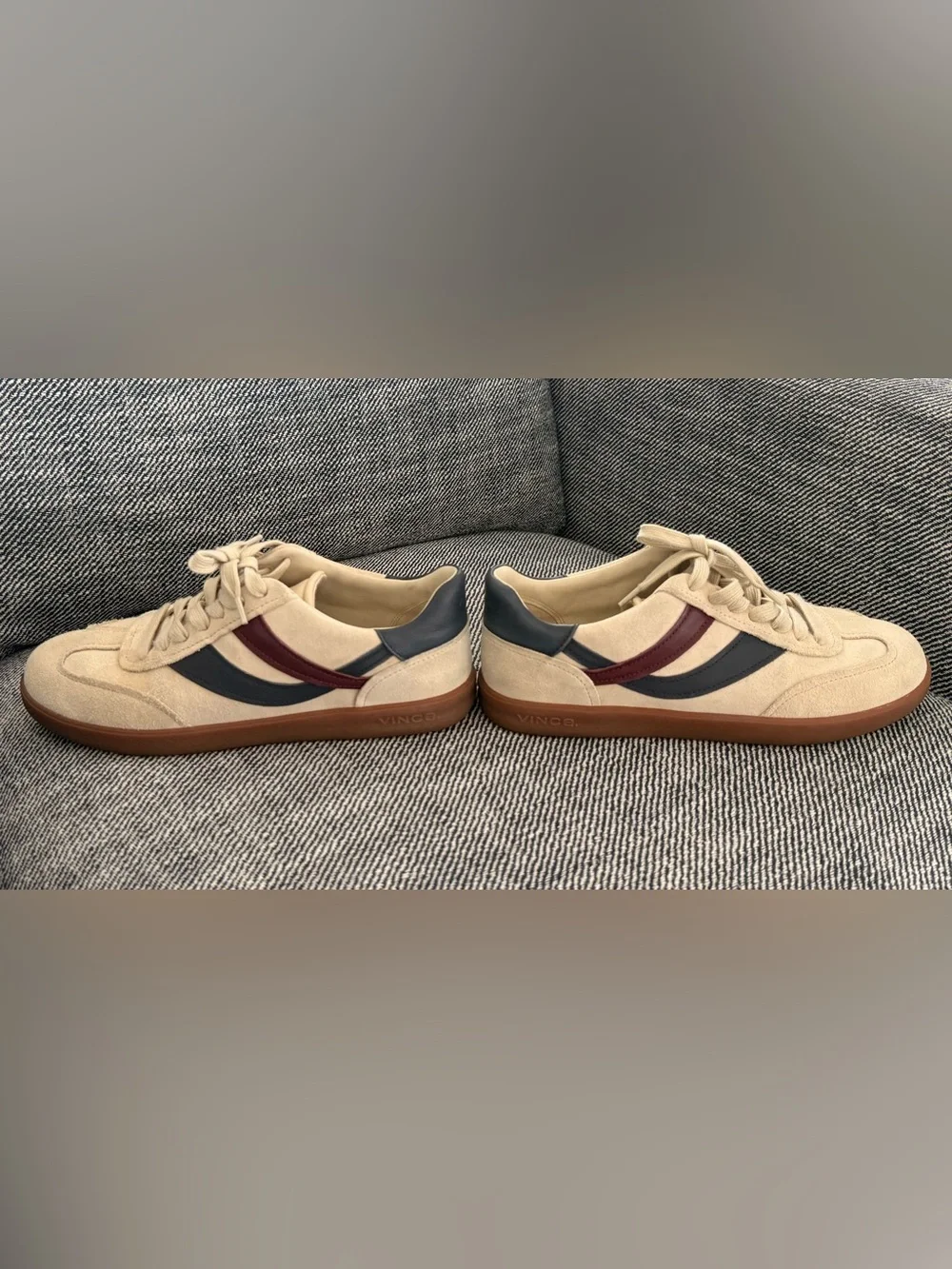 Vince Oasis Leather & Suede Sneakers Cream w/Navy & Burgundy Accents Sz Womens 8